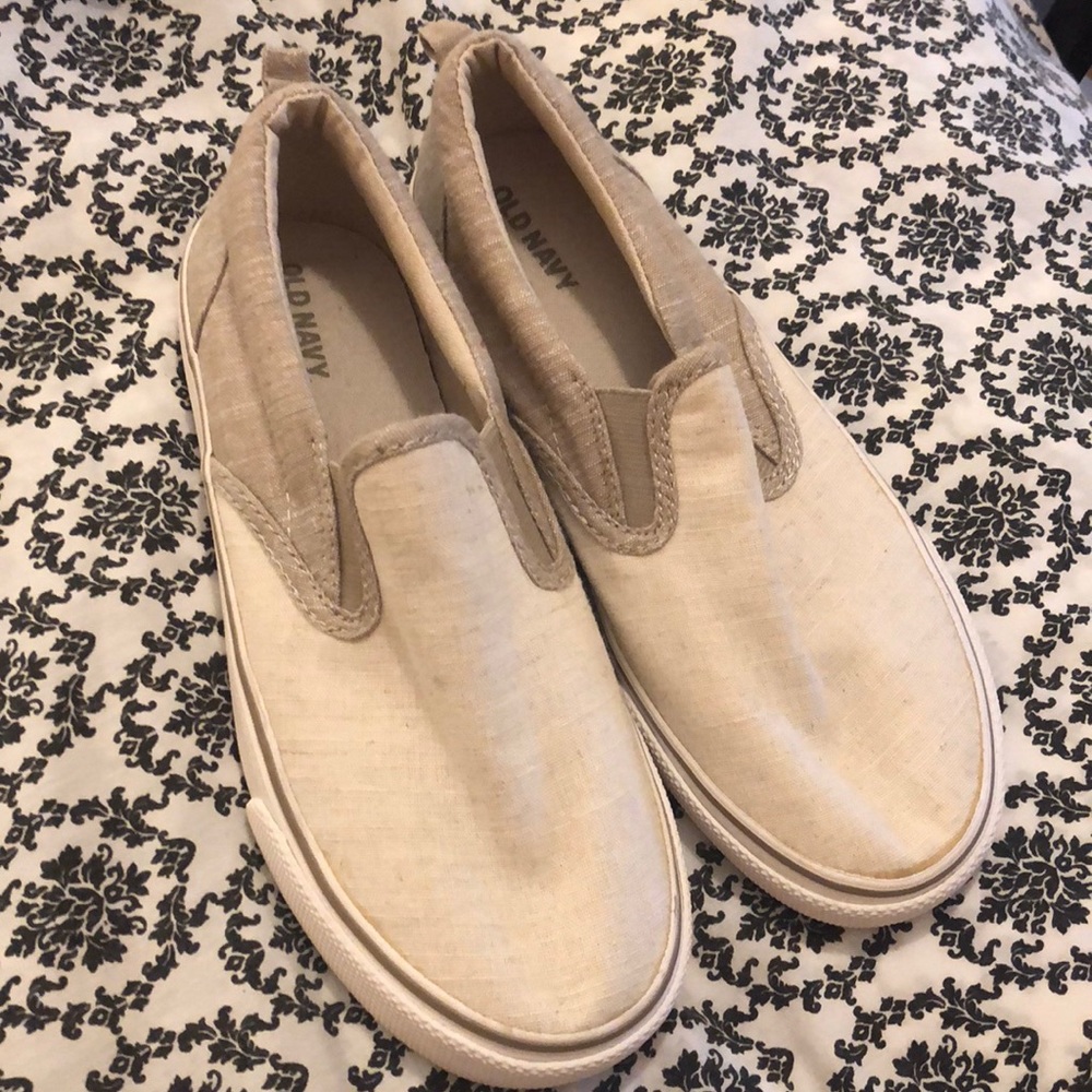 🖤Sneakers slip on boys size 4 cream old navy nwot